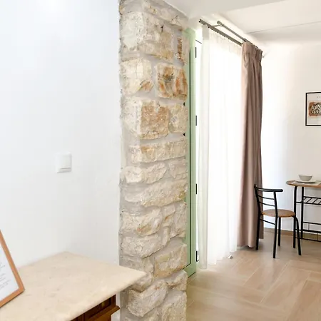 Captain Theo Annoula Apartamento