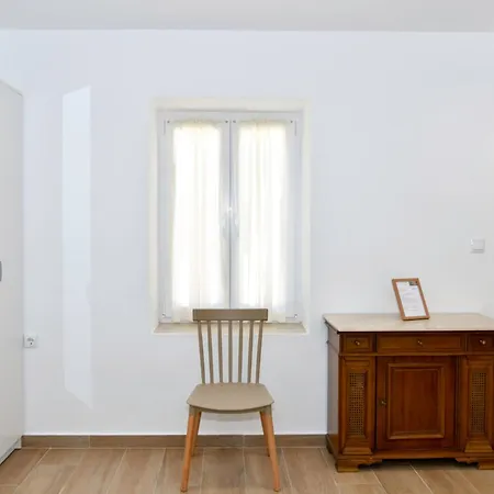 Captain Theo Annoula Apartamento Lefkímmi