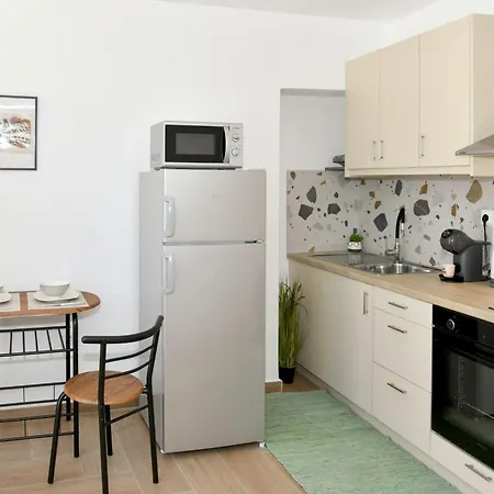 Apartment Captain Theo Annoula